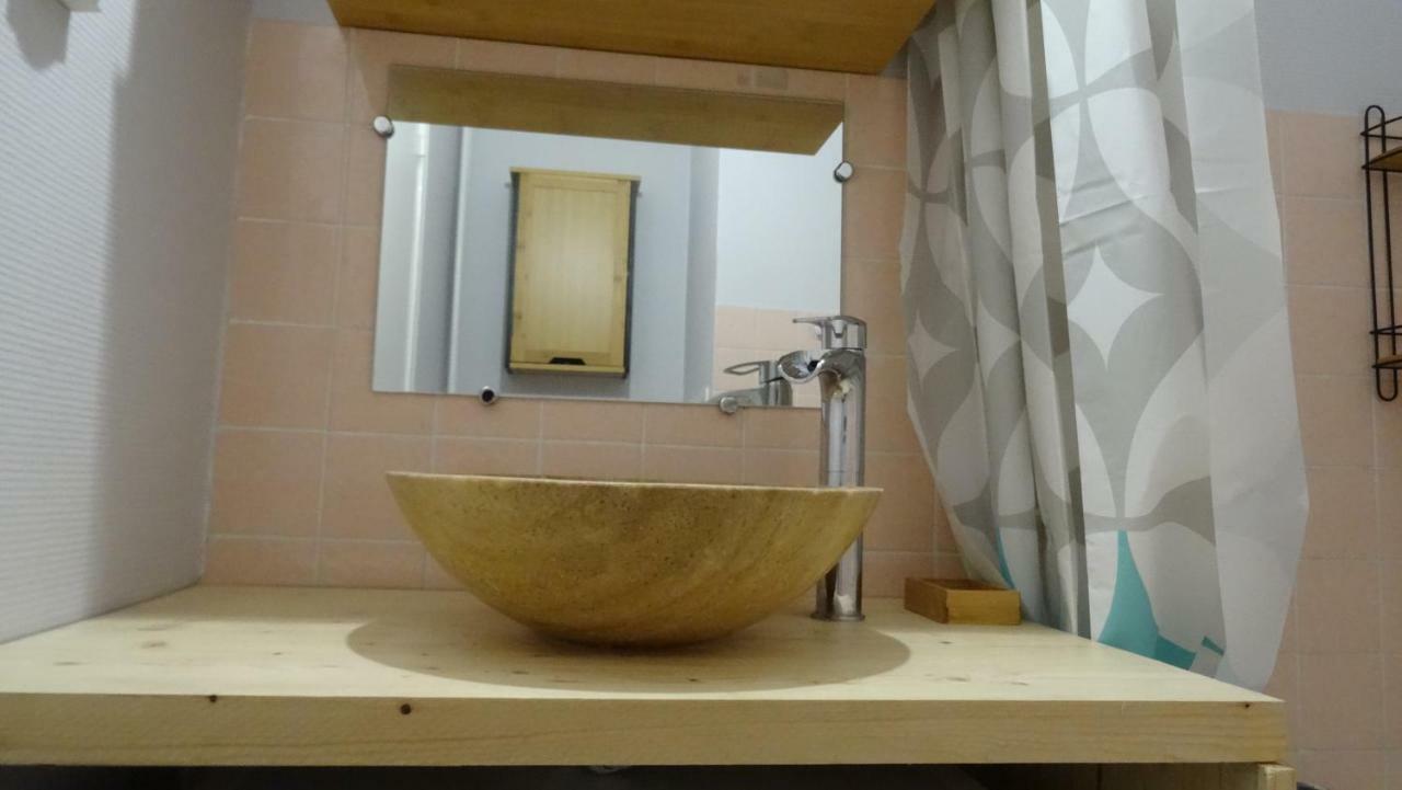 Studio moderne avec jolie vue Moulins  Extérieur photo